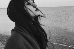 黑色高级伤感头像,诠释孤独与哀愁的艺术之美”