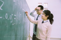 学校情侣写真,记录青春美好时光
